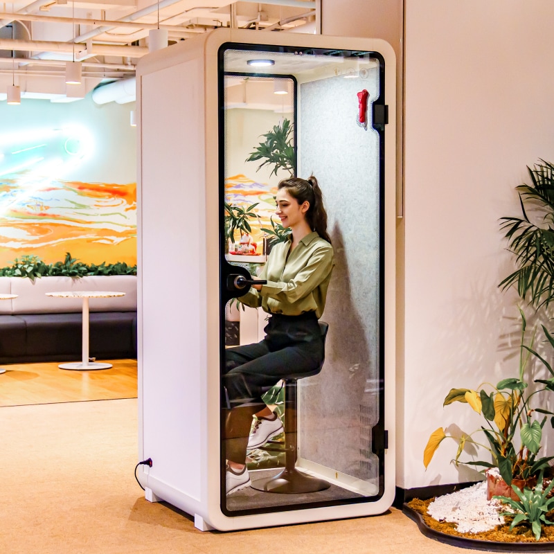 Solo Soundproofing Phone Booth | FlexiSpot EP1F for Enhanced